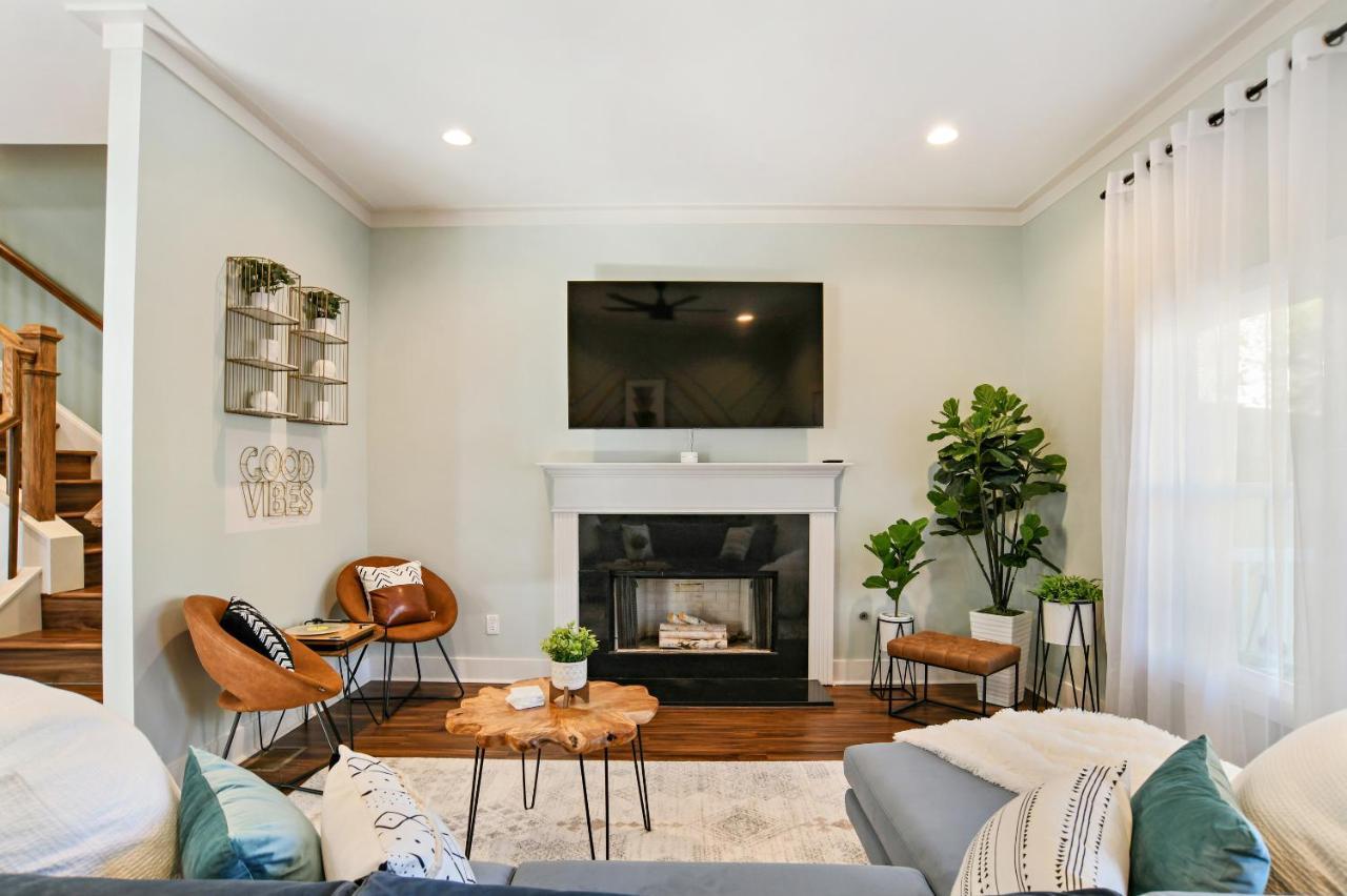 Sun Lit Modern Home With Good Vibes And Lots Of Coffee - Designedbydom Atlanta Ngoại thất bức ảnh