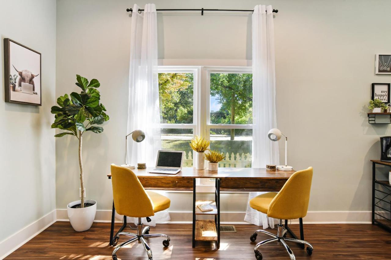 Sun Lit Modern Home With Good Vibes And Lots Of Coffee - Designedbydom Atlanta Ngoại thất bức ảnh