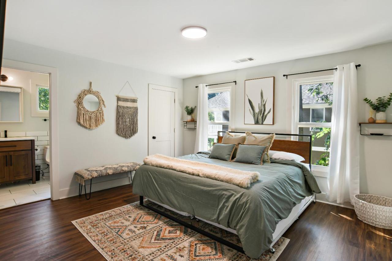 Sun Lit Modern Home With Good Vibes And Lots Of Coffee - Designedbydom Atlanta Ngoại thất bức ảnh
