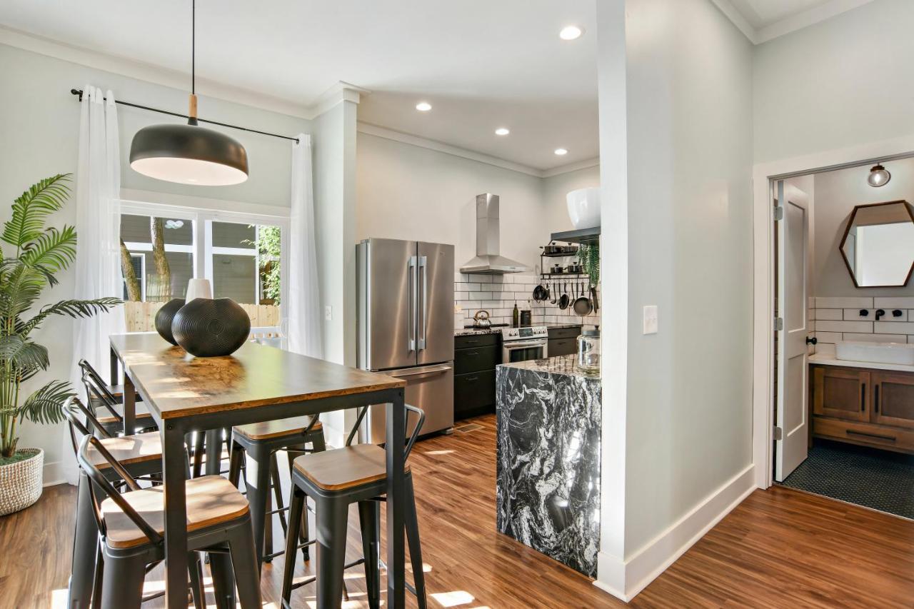 Sun Lit Modern Home With Good Vibes And Lots Of Coffee - Designedbydom Atlanta Ngoại thất bức ảnh