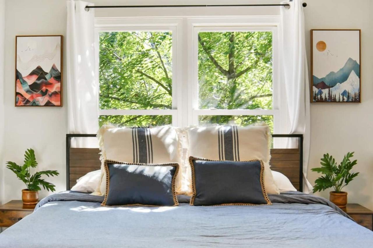 Sun Lit Modern Home With Good Vibes And Lots Of Coffee - Designedbydom Atlanta Ngoại thất bức ảnh