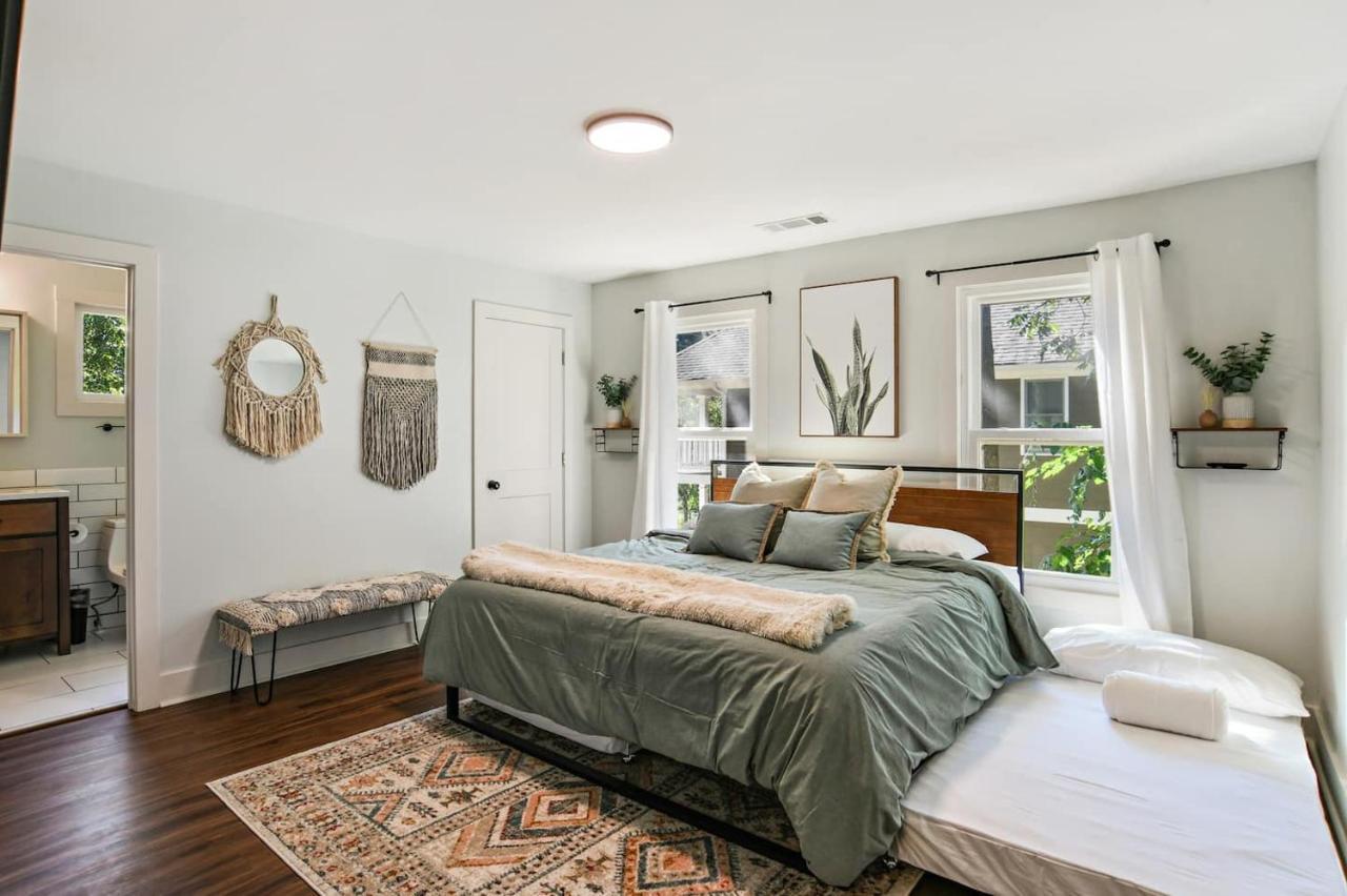 Sun Lit Modern Home With Good Vibes And Lots Of Coffee - Designedbydom Atlanta Ngoại thất bức ảnh